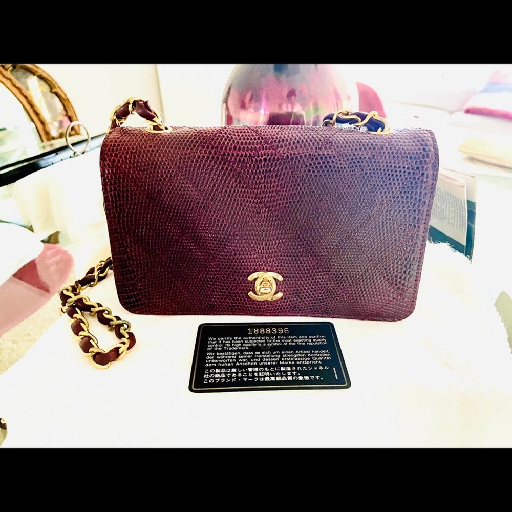 RARE Chanel vintage bag with gold chain